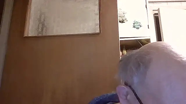 Snapshot of mariusica1@xh chatting on February 10, 11:37 pm mariusica1xh online show from February 10, 11:37 pm