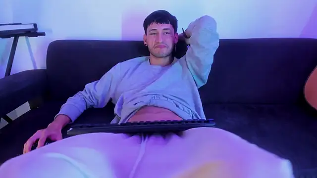 Henrikk senn online show from January 11, 11:28 am