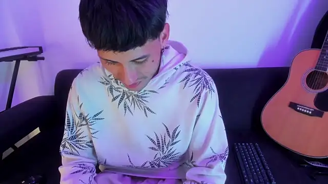 Henrikk senn online show from January 10, 1:56 am