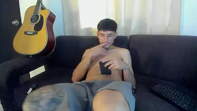 Henrikk senn online show from October 26, 3:01 pm