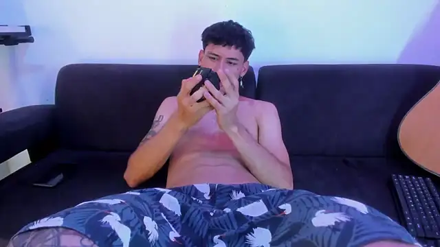 Henrikk senn online show from January 7, 7:52 pm