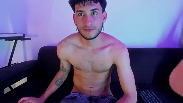 Henrikk senn online show from November 26, 9:59 pm