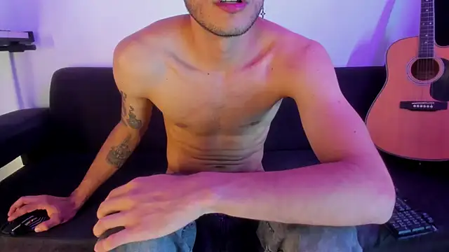 Henrikk senn online show from December 13, 10:16 pm