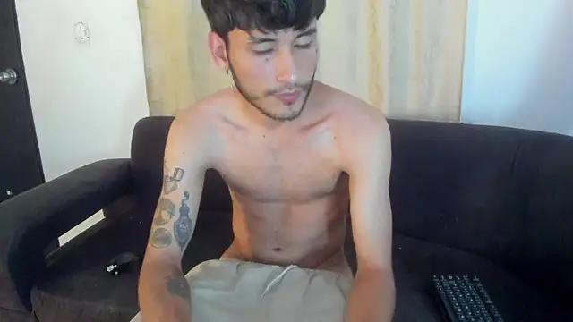 Henrikk senn online show from October 7, 11:06 pm