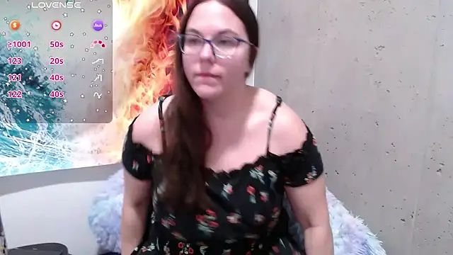 Snapshot of Punishwithpain chatting on November 24, 5:46 pm Punishwithpain online show from November 24, 5:46 pm