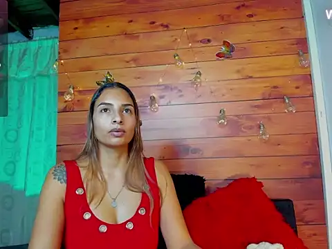 Snapshot of mykaelahoney chatting on October 15, 5:50 am mykaelahoney online show from October 15, 5:50 am