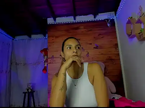 Snapshot of mykaelahoney chatting on January 15, 1:53 am mykaelahoney online show from January 15, 1:53 am