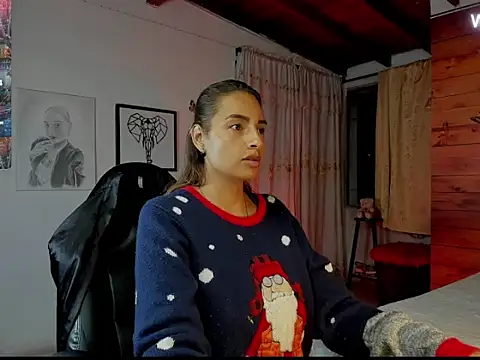 Snapshot of mykaelahoney chatting on December 2, 7:43 am mykaelahoney online show from December 2, 7:43 am