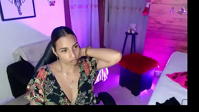 mykaelahoney online show from March 6, 4:51 am
