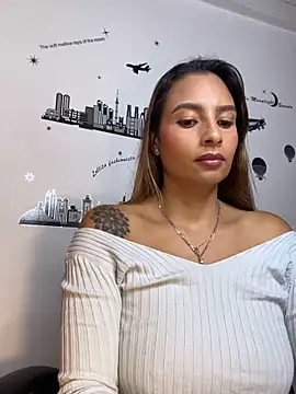 mykaelahoney online show from June 16, 3:01 pm