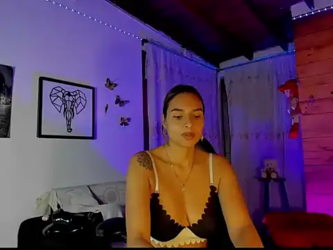 Snapshot of mykaelahoney chatting on February 11, 3:28 am mykaelahoney online show from February 11, 3:28 am