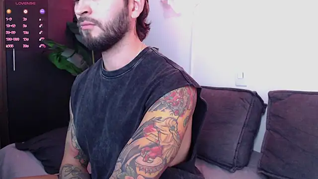 Snapshot of marco_allison43 chatting on October 16, 3:53 pm marco allison43 online show from October 16, 3:53 pm