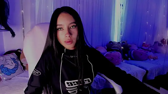 sophie ws online show from December 24, 3:37 pm