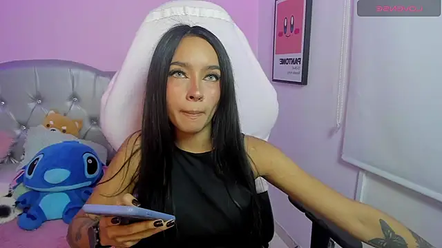 sophie ws online show from November 18, 9:51 pm