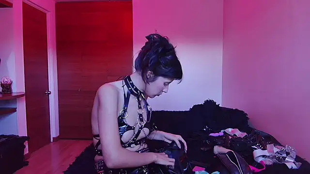 Snapshot of bellatrix25 chatting on February 1, 10:44 pm bellatrix25 online show from February 1, 10:44 pm