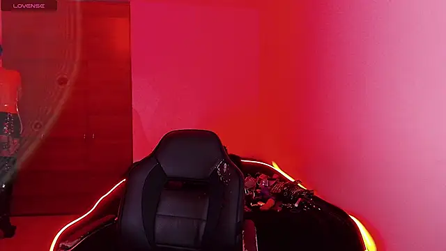 Snapshot of bellatrix25 chatting on February 4, 12:19 am bellatrix25 online show from February 4, 12:19 am