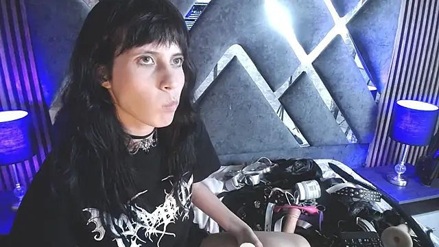 Snapshot of bellatrix25 chatting on December 2, 10:51 pm bellatrix25 online show from December 2, 10:51 pm