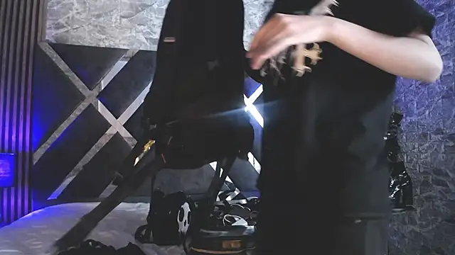 Snapshot of bellatrix25 chatting on December 2, 7:44 pm bellatrix25 online show from December 2, 7:44 pm