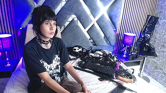 Snapshot of bellatrix25 chatting on December 12, 11:14 pm bellatrix25 online show from December 12, 11:14 pm