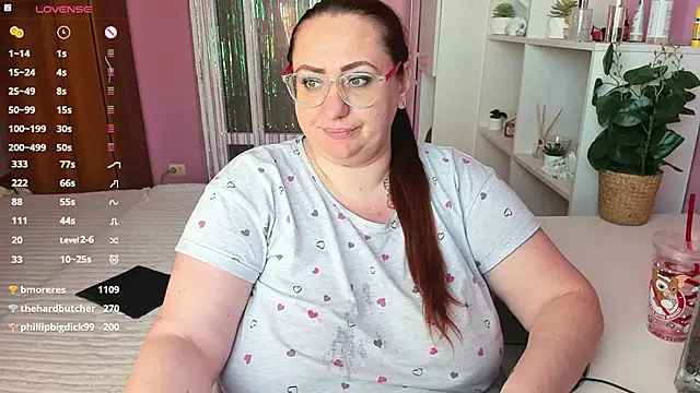 Snapshot of lovely_adelle chatting on March 7, 12:23 pm lovely adelle online show from March 7, 12:23 pm