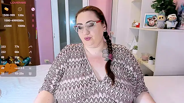 Snapshot of lovely_adelle chatting on November 27, 1:44 pm lovely adelle online show from November 27, 1:44 pm