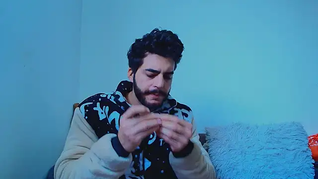 thomas gun online show from March 9, 3:48 pm