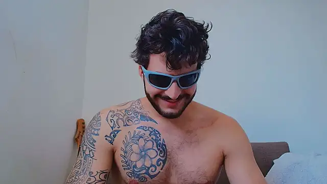 thomas gun online show from April 12, 3:59 pm