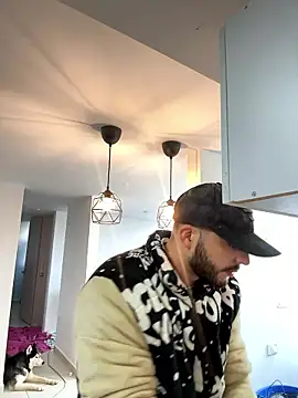 thomas gun online show from January 11, 9:44 pm