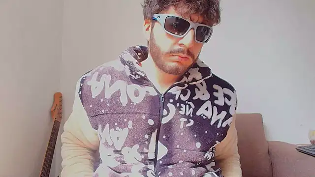 thomas gun online show from April 3, 2:01 pm