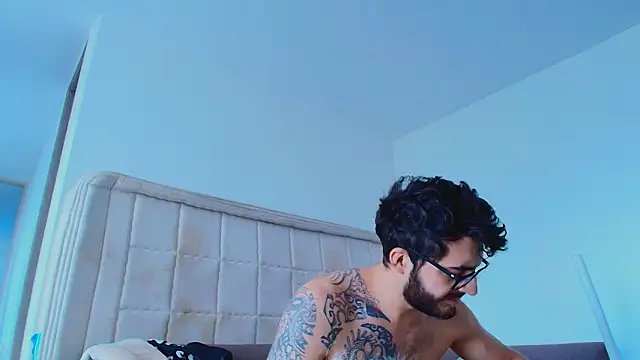 thomas gun online show from March 14, 6:36 pm