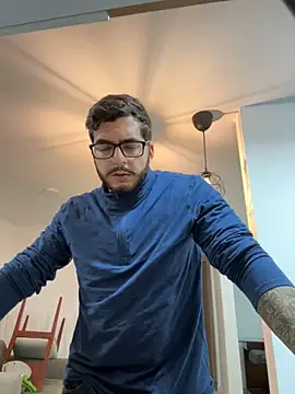 Snapshot of thomas_gun chatting on November 12, 7:12 am thomas gun online show from November 12, 7:12 am