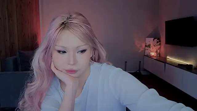 RileyMee online show from April 10, 4:08 am