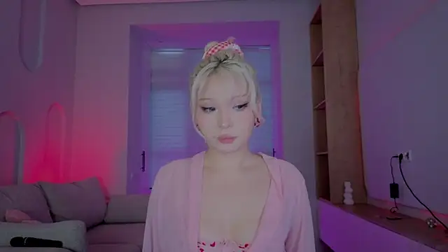 RileyMee online show from September 19, 12:20 pm