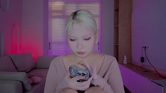 RileyMee online show from September 20, 1:32 am