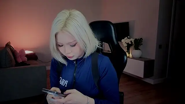 RileyMee online show from January 10, 3:35 am