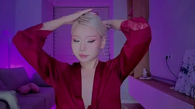 RileyMee online show from November 2, 12:15 am