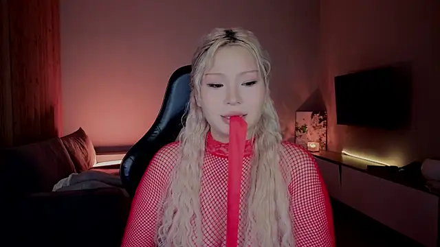 RileyMee online show from April 15, 12:21 pm