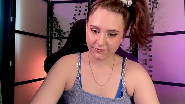 Snapshot of Diana_Flower chatting on July 10, 10:37 am Diana Flower online show from July 10, 10:37 am