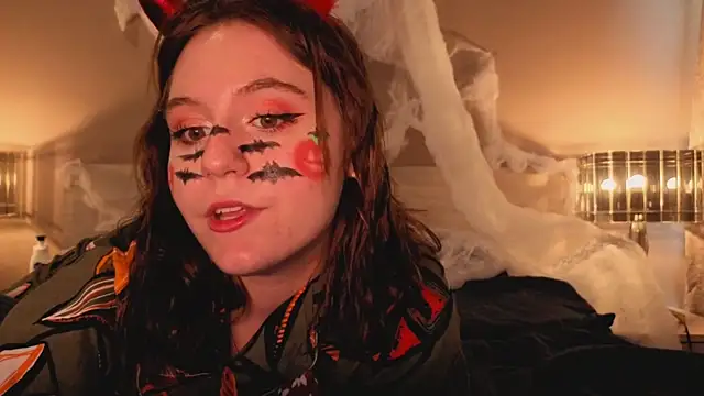 Snapshot of Diana_Flower chatting on October 29, 4:44 am Diana Flower online show from October 29, 4:44 am