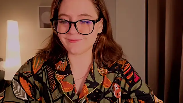 Snapshot of Diana_Flower chatting on November 16, 5:01 am Diana Flower online show from November 16, 5:01 am