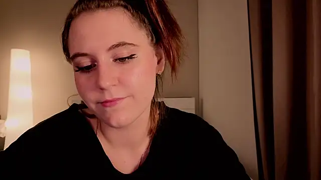 Snapshot of Diana_Flower chatting on December 1, 4:24 am Diana Flower online show from December 1, 4:24 am