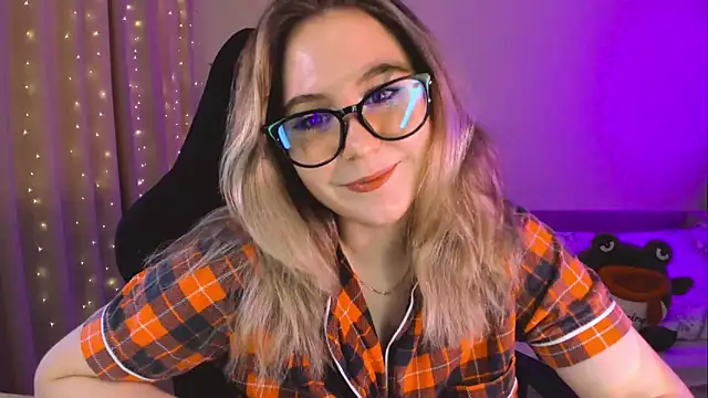 Snapshot of Diana_Flower chatting on February 2, 9:40 am Diana Flower online show from February 2, 9:40 am
