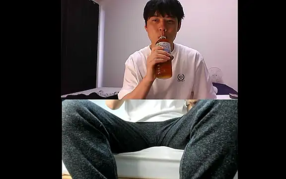 Snapshot of whitebriefboy chatting on November 11, 4:40 am whitebriefboy online show from November 11, 4:40 am