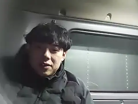 Snapshot of whitebriefboy chatting on February 3, 5:35 pm whitebriefboy online show from February 3, 5:35 pm