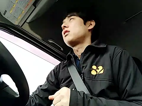 whitebriefboy online show from April 1, 9:23 pm