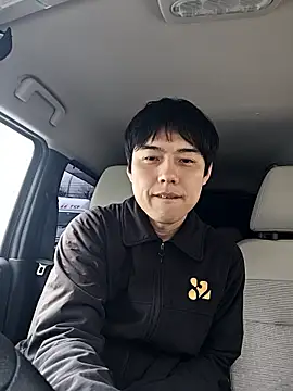 whitebriefboy online show from March 25, 10:41 pm