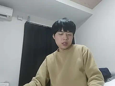 Snapshot of whitebriefboy chatting on February 13, 8:20 pm whitebriefboy online show from February 13, 8:20 pm