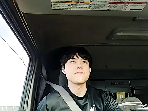 Snapshot of whitebriefboy chatting on June 21, 9:42 pm whitebriefboy online show from June 21, 9:42 pm
