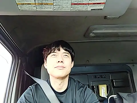 whitebriefboy online show from May 31, 9:59 pm