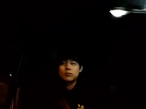 whitebriefboy online show from April 8, 5:03 pm